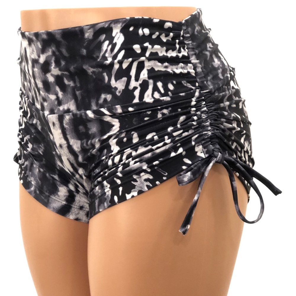 Hot Yoga swim shorts Black & White -SXYfitness - Made in USA